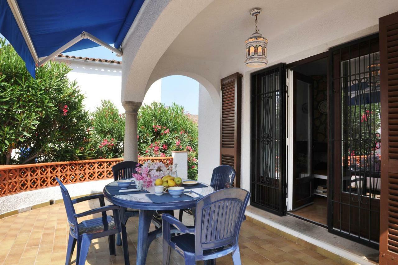 Armallada L'Escala Exterior photo